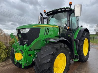 John Deere 6215R