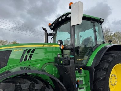 John Deere 6215R