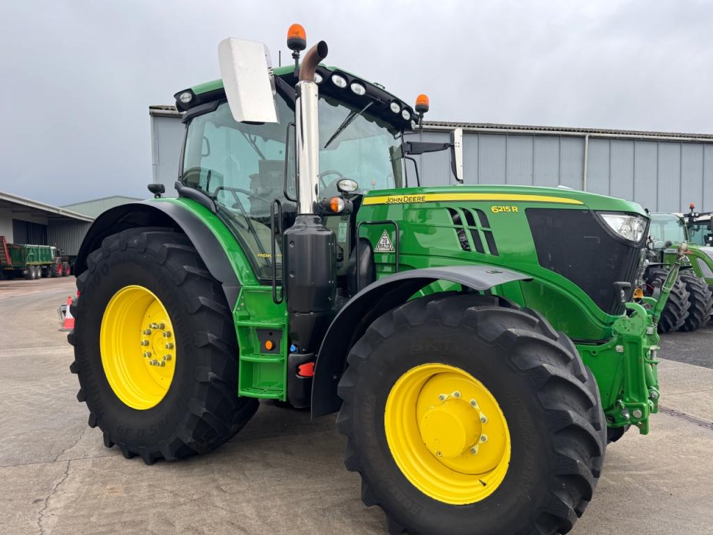John Deere 6215R