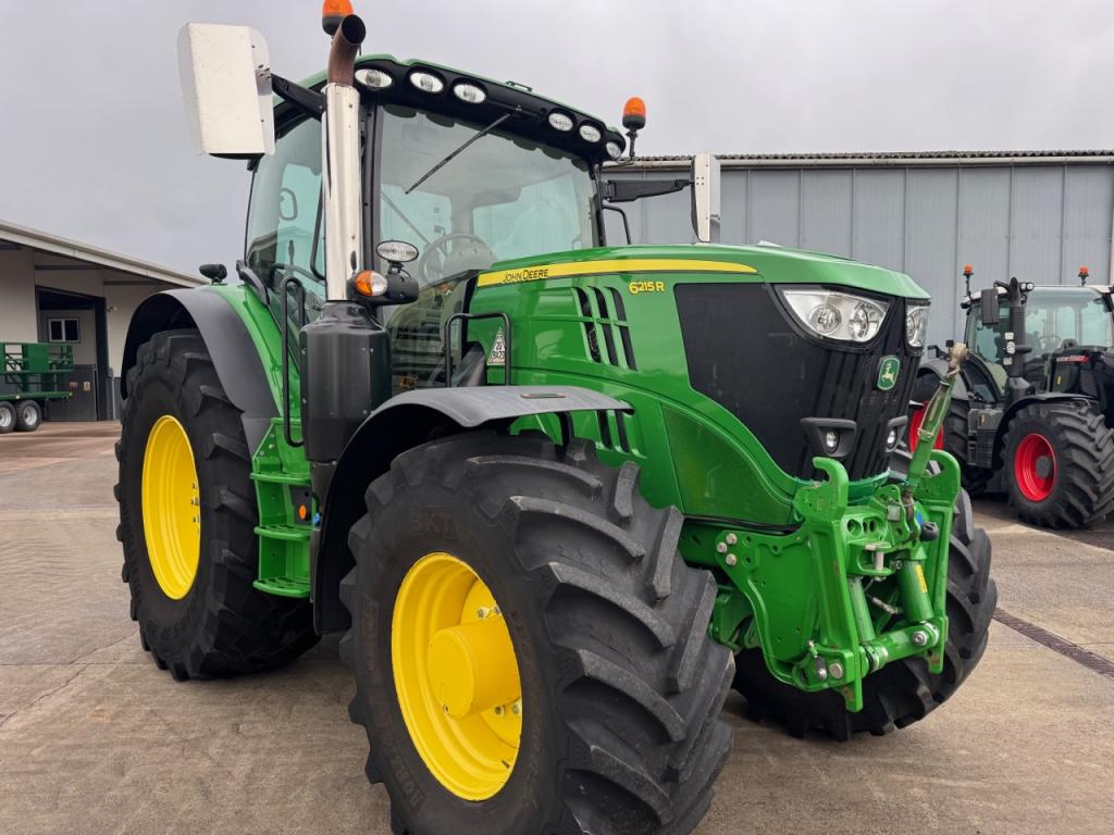 John Deere 6215R