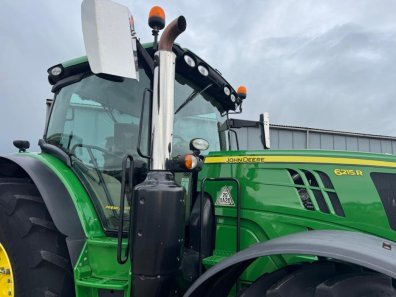 John Deere 6215R