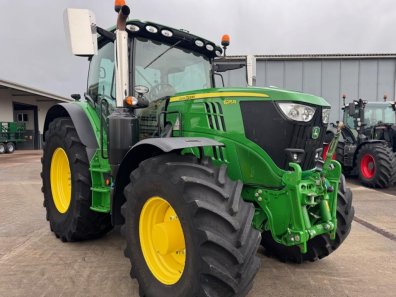John Deere 6215R