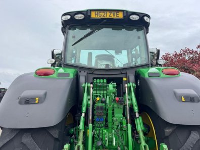 John Deere 6215R
