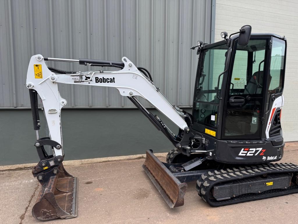 Bobcat E27Z digger