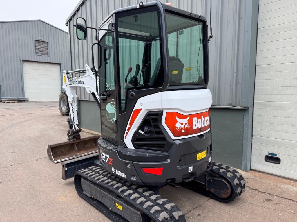 Bobcat E27Z digger