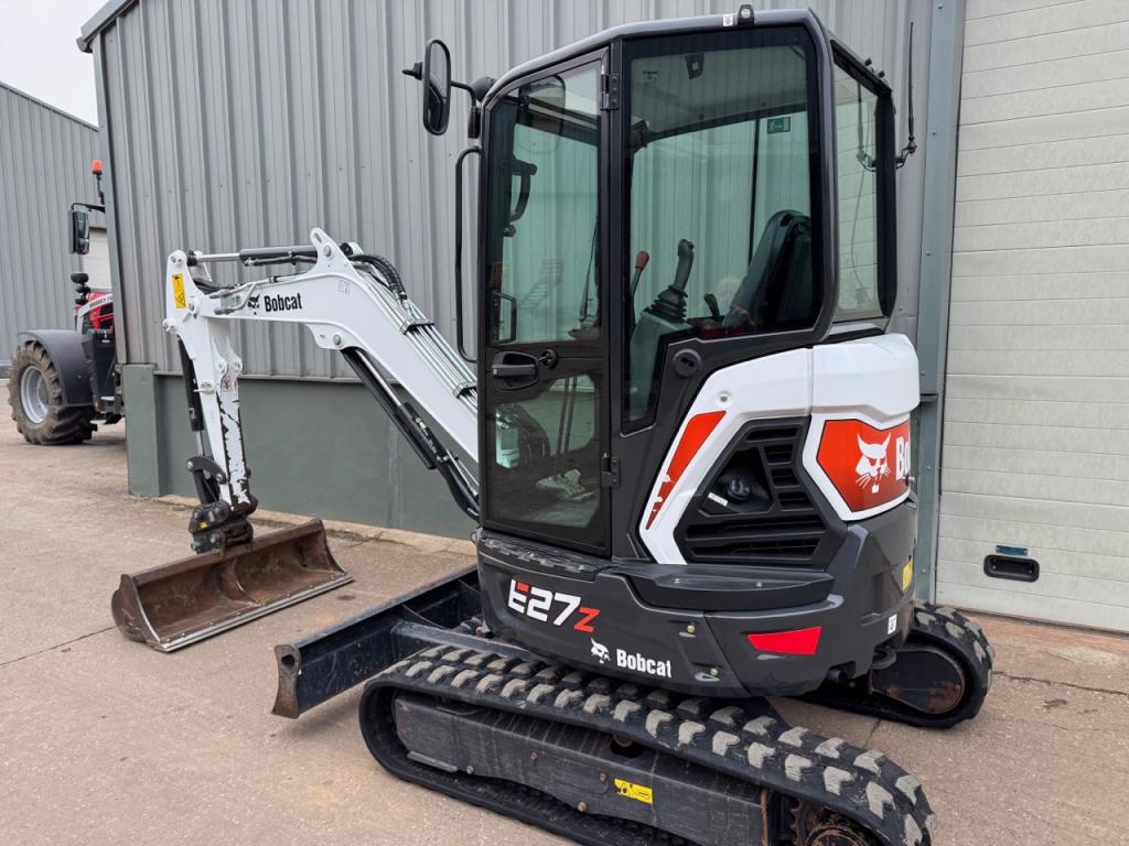 Bobcat E27Z digger