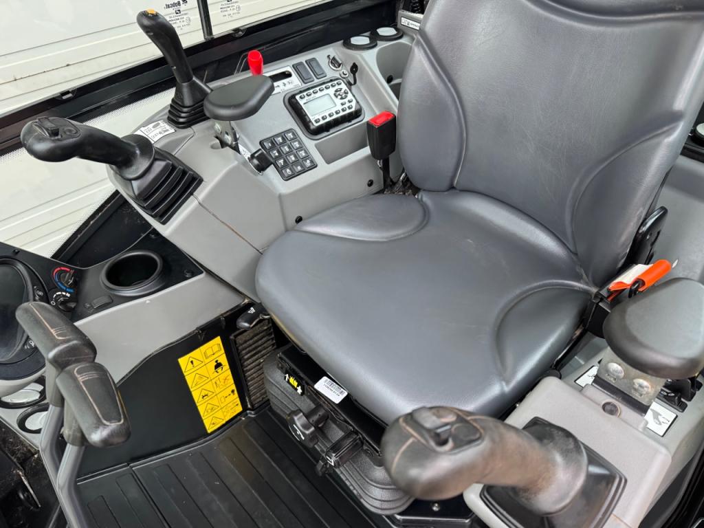 Bobcat E27Z digger