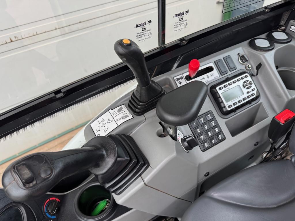 Bobcat E27Z digger