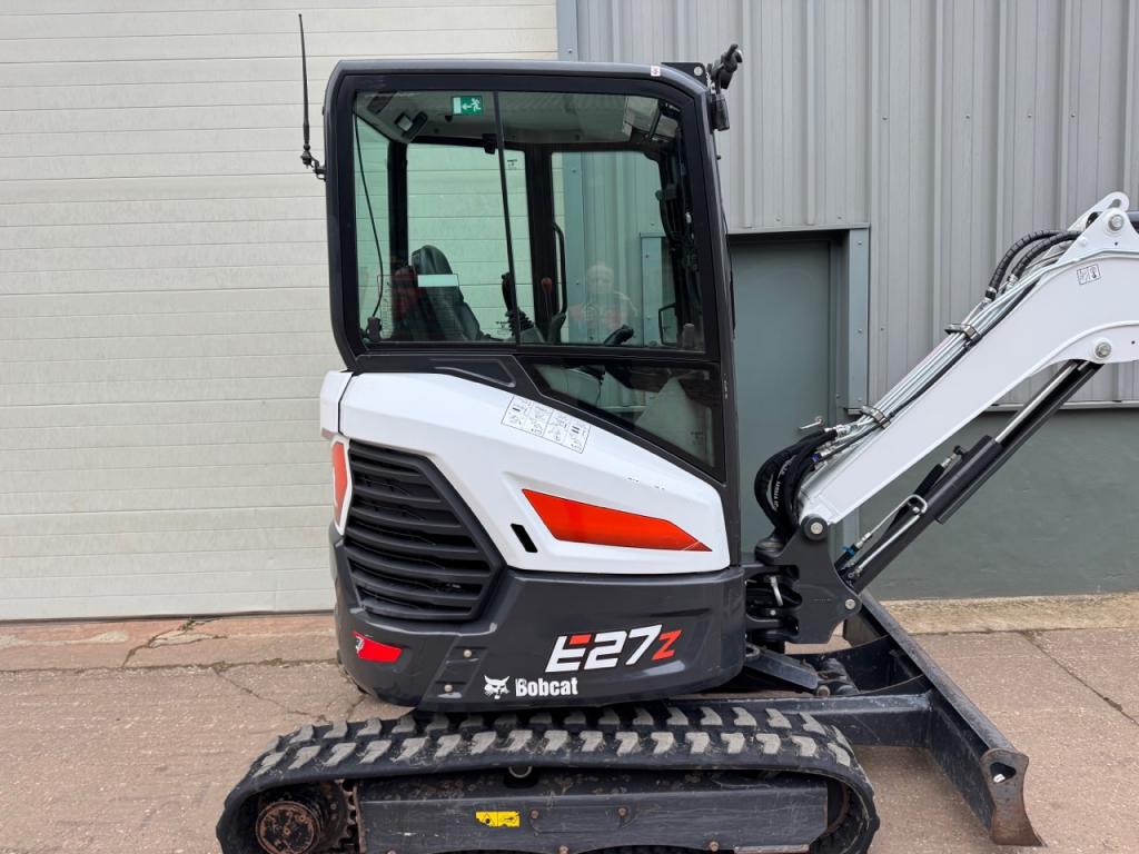 Bobcat E27Z digger