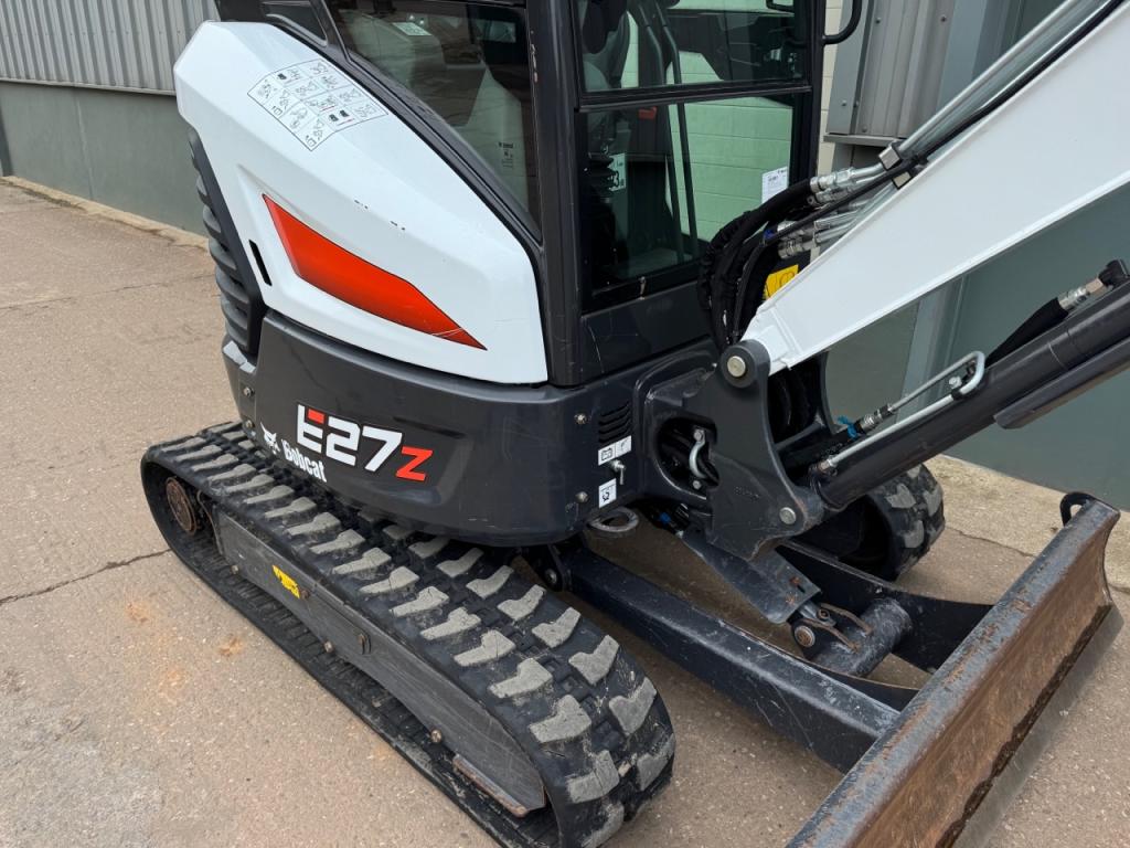 Bobcat E27Z digger
