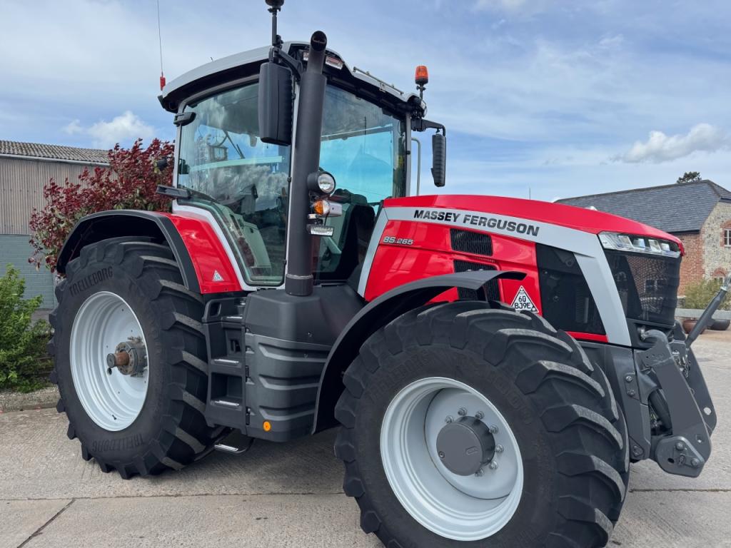Massey Ferguson 8S.265 Exclusive