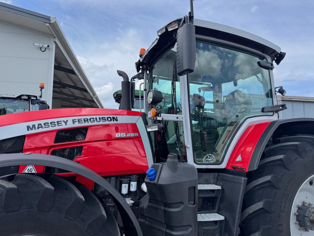Massey Ferguson 8S.265 Exclusive