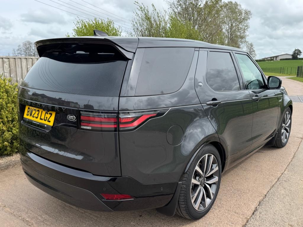 Land Rover Discovery SE R-Dynamic D300