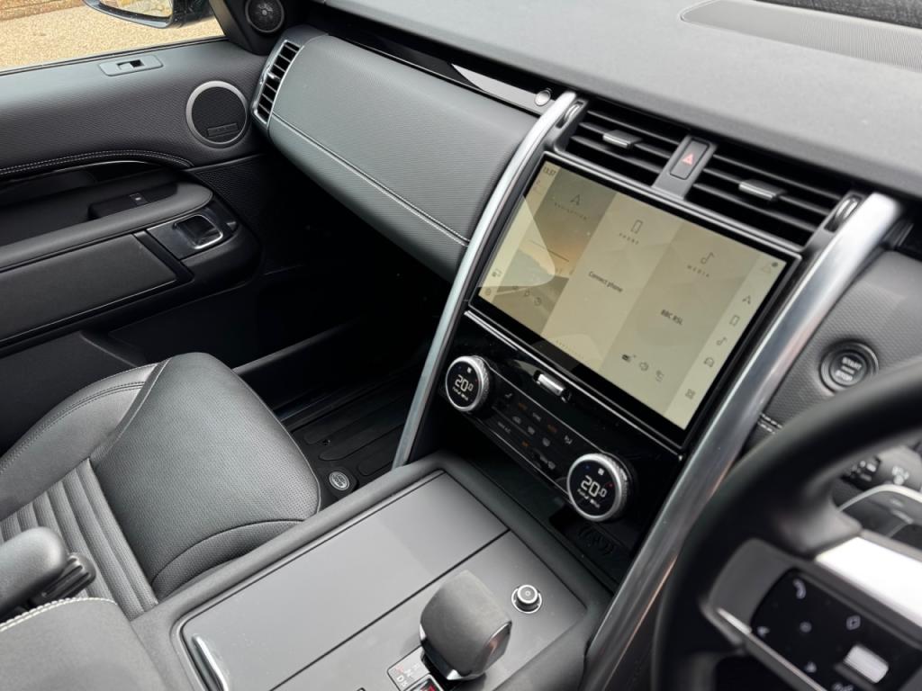 Land Rover Discovery SE R-Dynamic D300