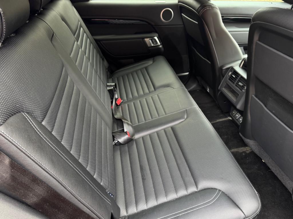 Land Rover Discovery SE R-Dynamic D300