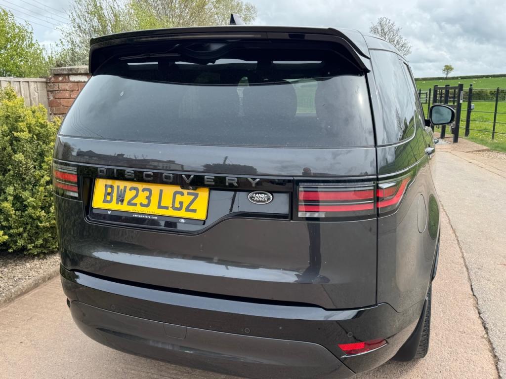 Land Rover Discovery SE R-Dynamic D300