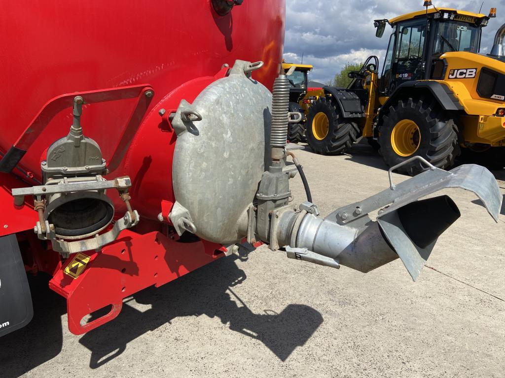 Redrock 3500 gallon tanker
