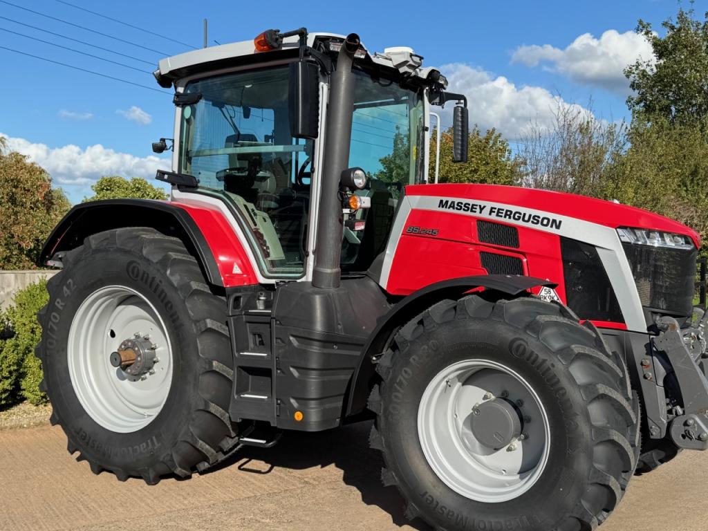 Massey Ferguson 8S.245 Exclusive