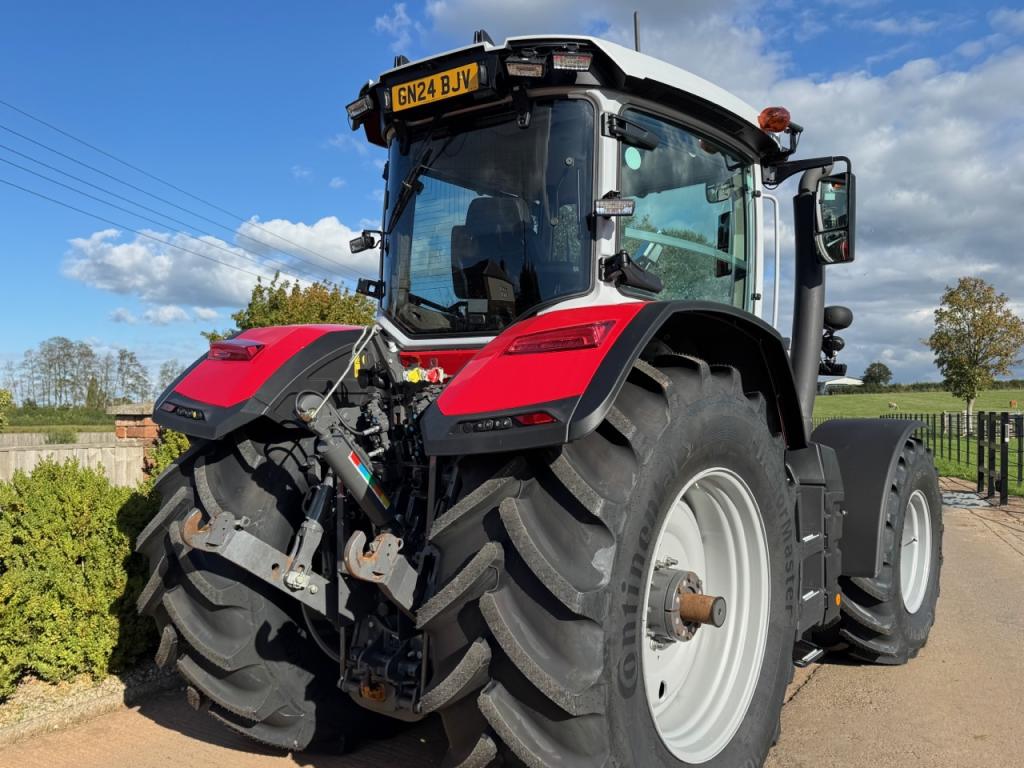 Massey Ferguson 8S.245 Exclusive