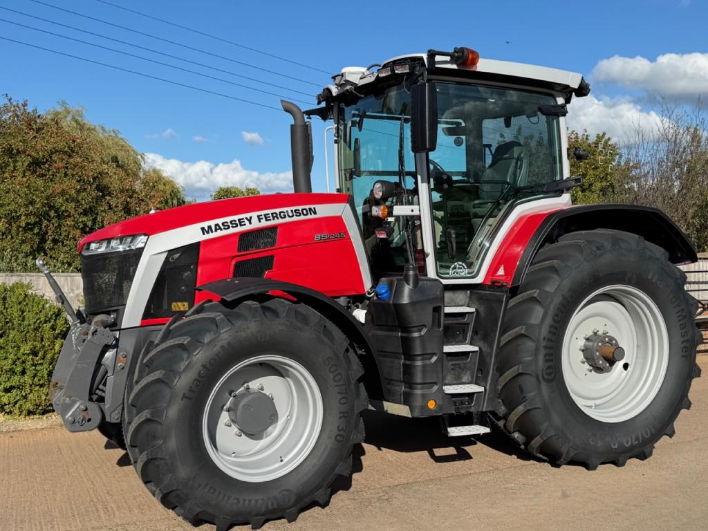 Massey Ferguson 8S.245 Exclusive