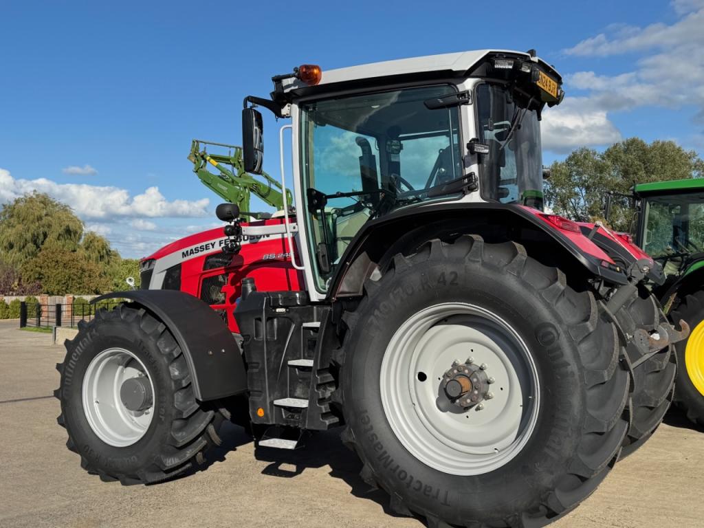 Massey Ferguson 8S.245 Exclusive