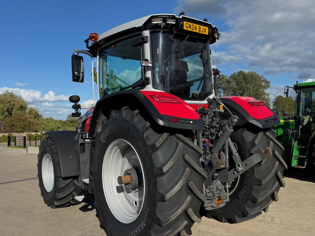 Massey Ferguson 8S.245 Exclusive