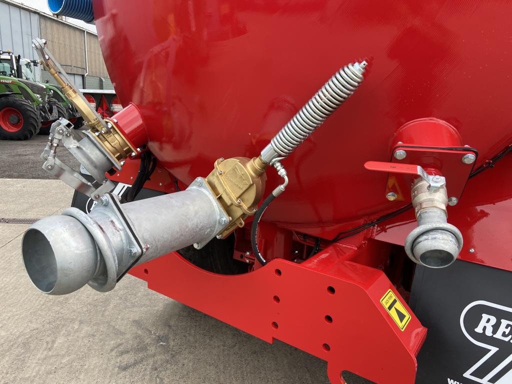 Redrock 3500 Gallon tanker
