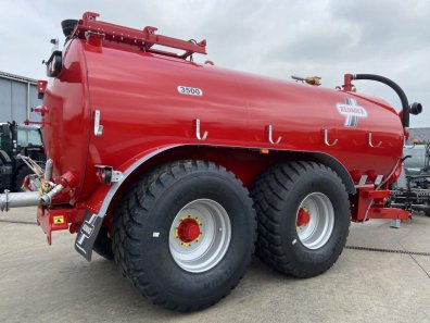 Redrock 3500 Gallon tanker