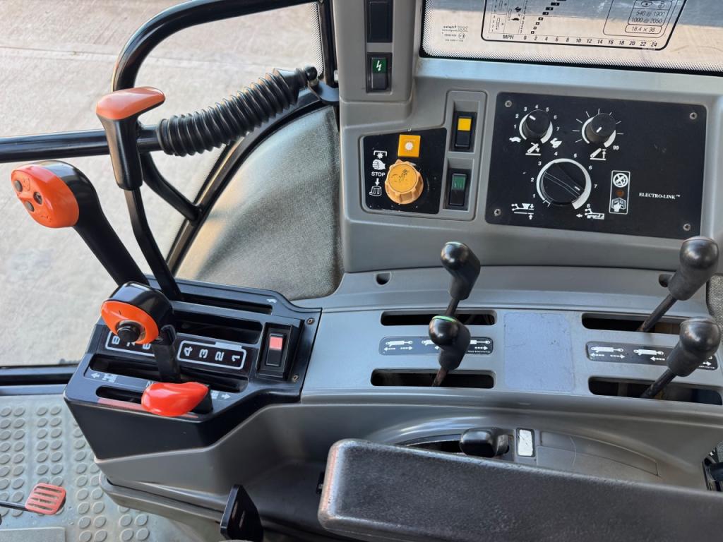 Ford 8240 SLE