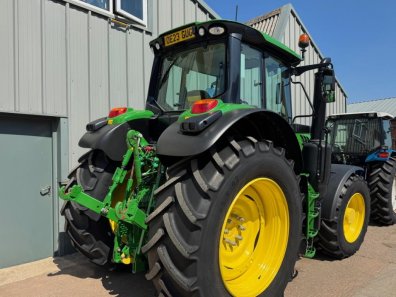 John Deere 6195M