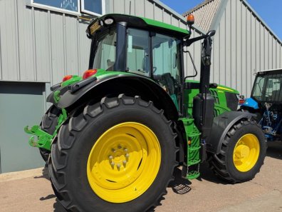 John Deere 6195M