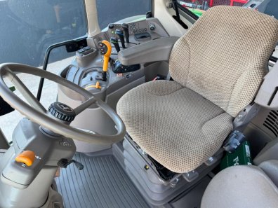 John Deere 6195M