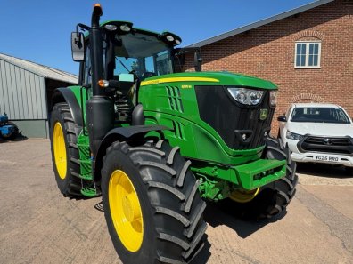 John Deere 6195M