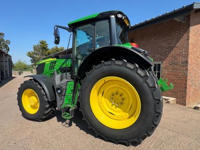 John Deere 6195M