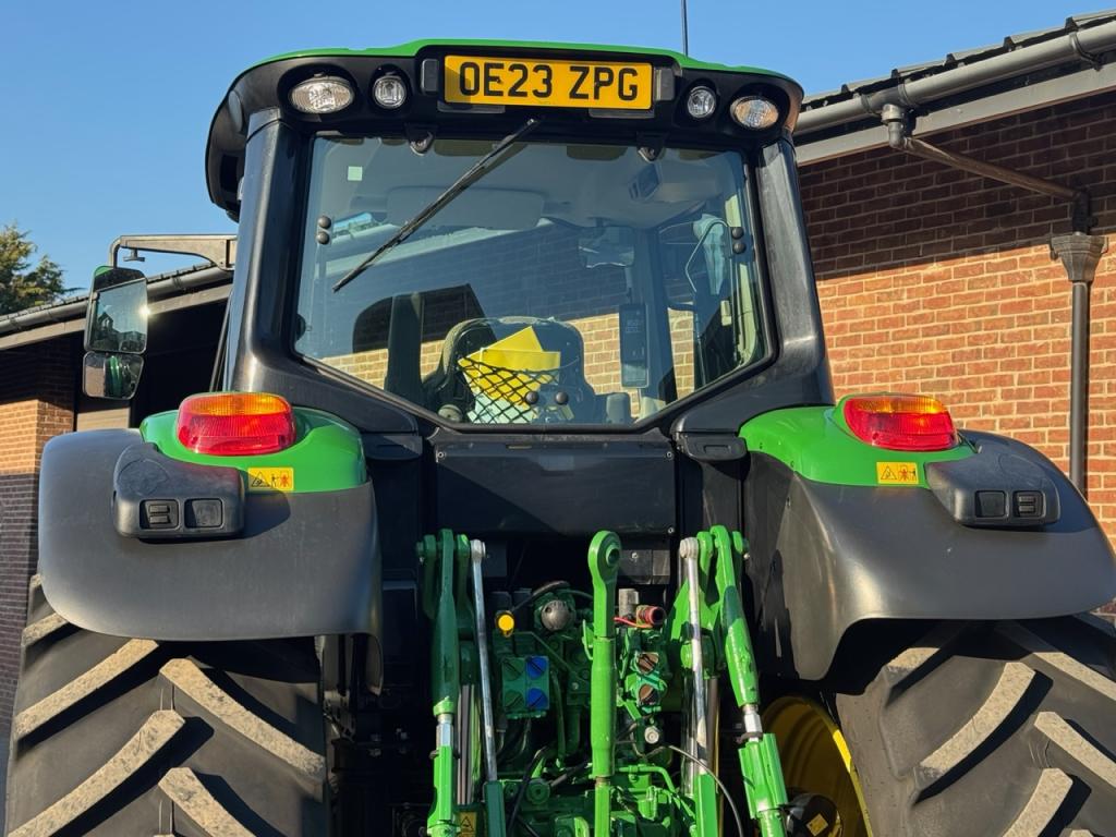 John Deere 6195M
