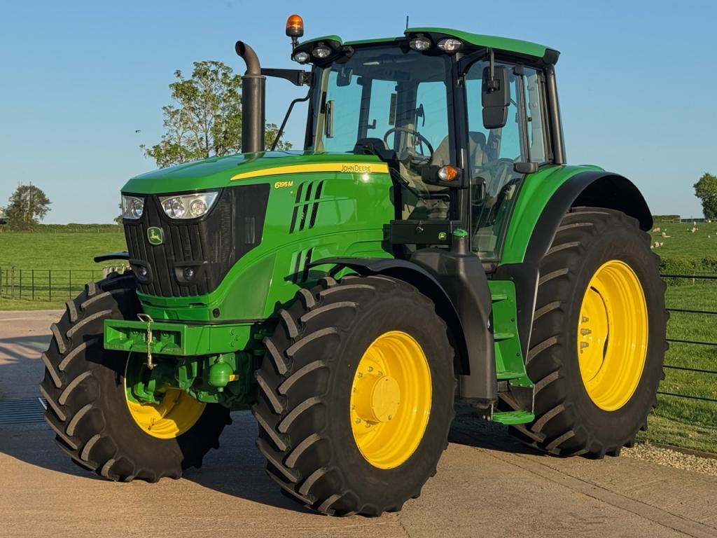 John Deere 6195M