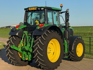 John Deere 6195M