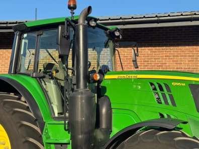 John Deere 6195M