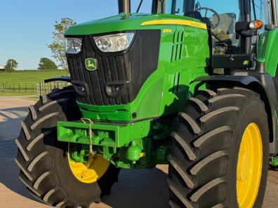 John Deere 6195M