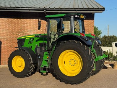 John Deere 6195M