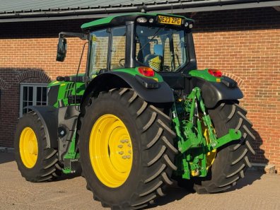 John Deere 6195M