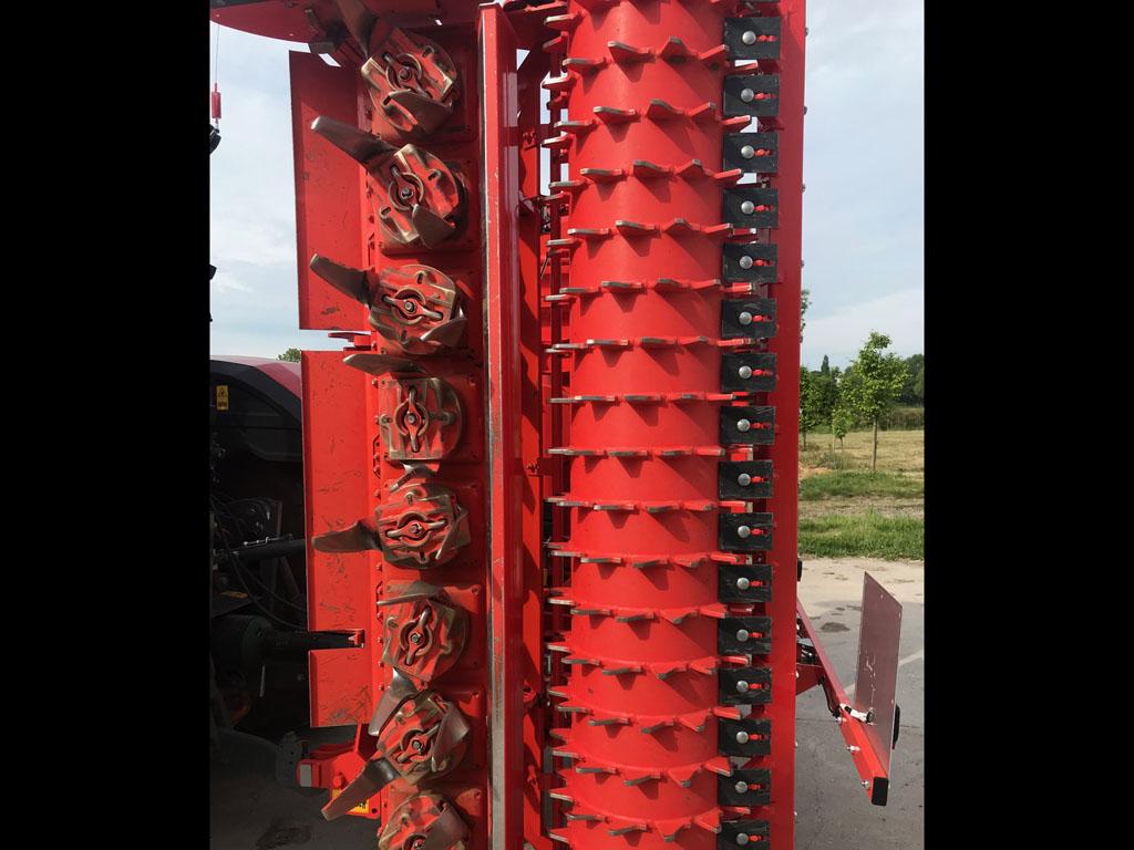 Kuhn HR 5004 5 Metre power harrow