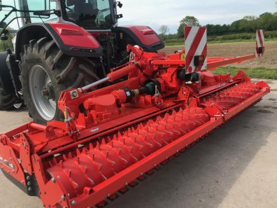 Kuhn HR 5004 5 Metre power harrow