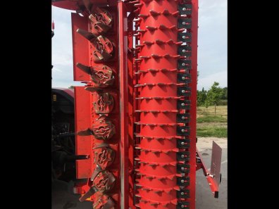 Kuhn HR 5004 5 Metre power harrow