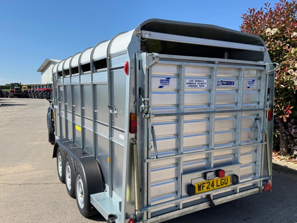 Ifor Williams TA510 14ft livestock trailer