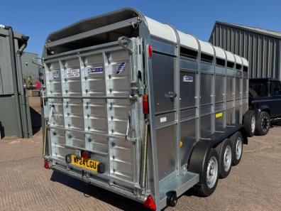 Ifor Williams TA510 14ft livestock trailer