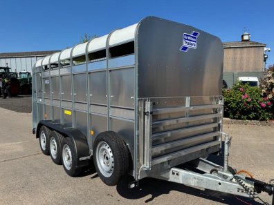 Ifor Williams TA510 14ft livestock trailer