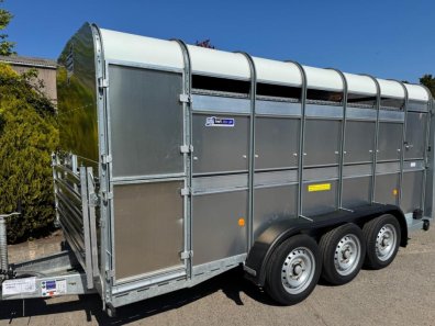 Ifor Williams TA510 14ft livestock trailer