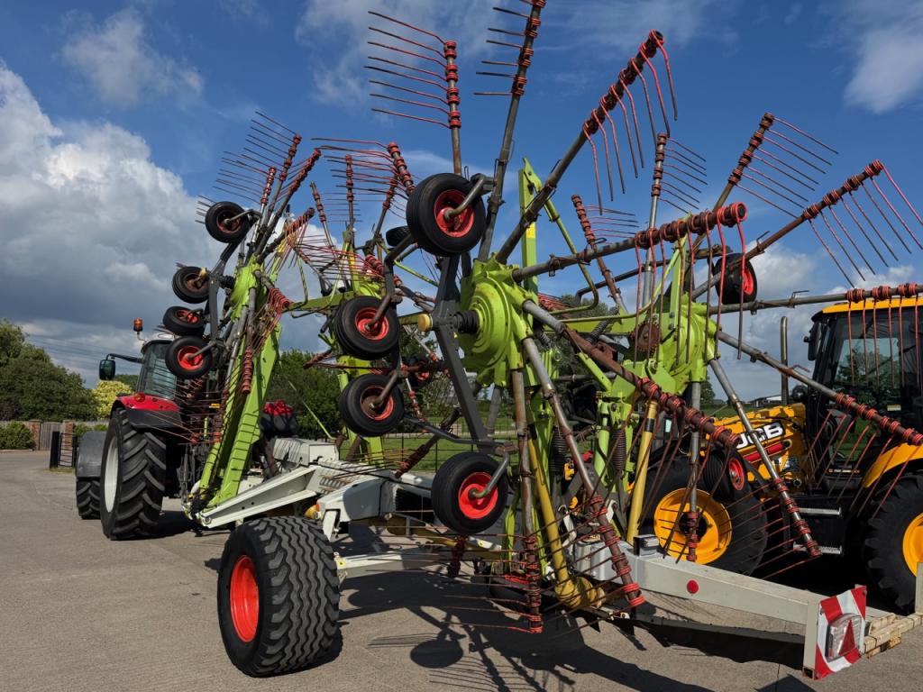 Claas Liner 3500 4 rotor rake