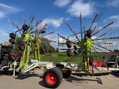 Claas Liner 3500 4 rotor rake